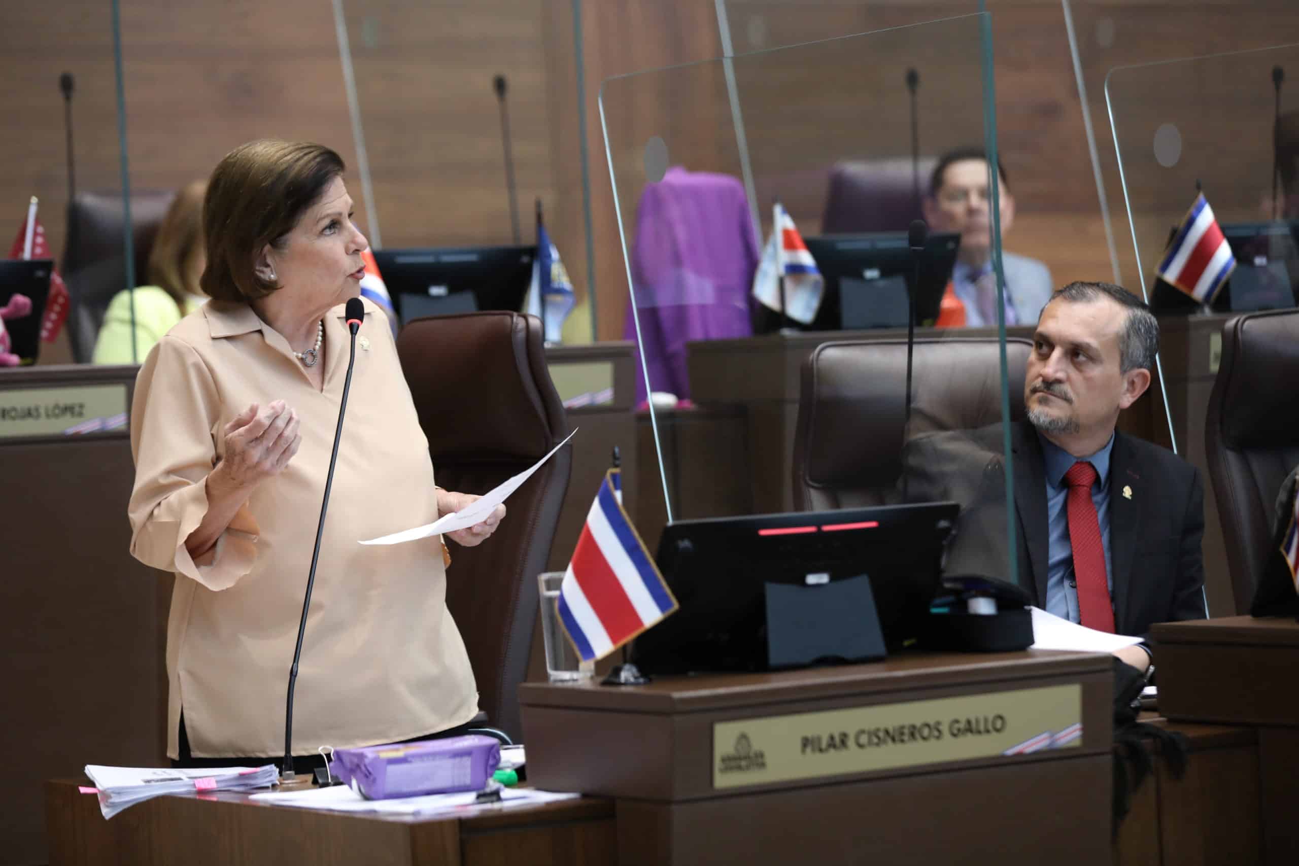 La junta directiva no define si apoyará a Rosalia Brown