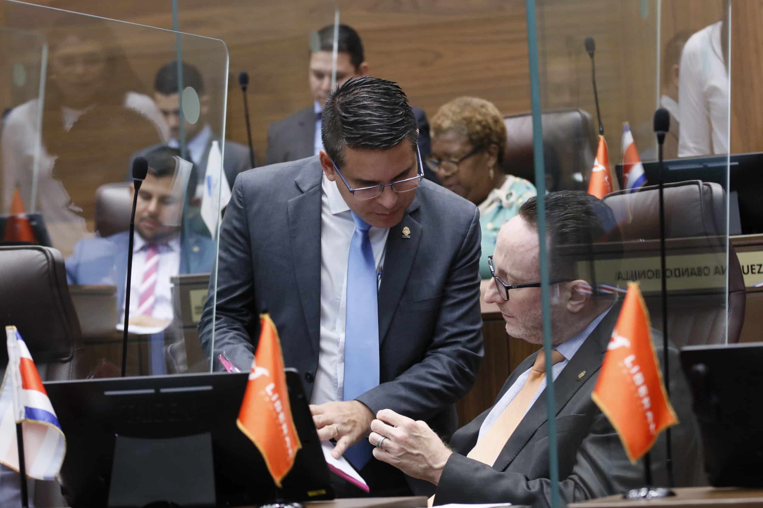 De la Asamblea Legislativa había hasta cuatro candidatos presidenciales para las elecciones 2026