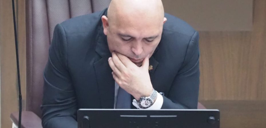 Los diputados de Pusc solicitan información a la presidencia sobre las visitas de Celso Gamboa al edificio presidencial

 – Noticias cr