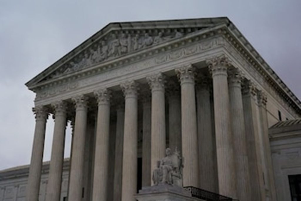 La Corte Suprema de los Estados Unidos limita el alcance de los jueces federales para detener las decisiones de Trump

 – Noticias cr