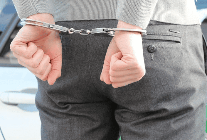 Cantante sospechoso para difundir la pornografía infantil a la prisión

 – Noticias cr