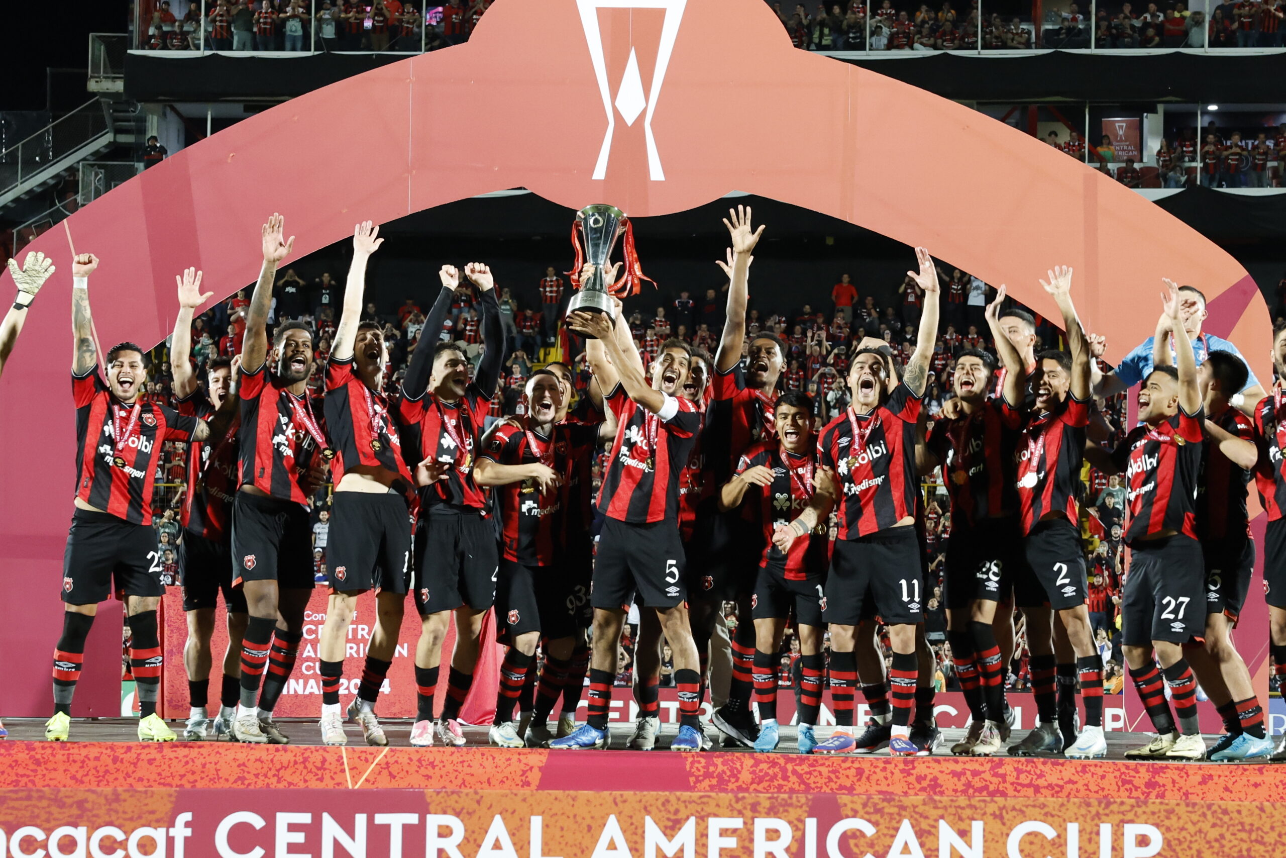 La liga agrega 730 días sin derrota en América Central

 – Noticias cr