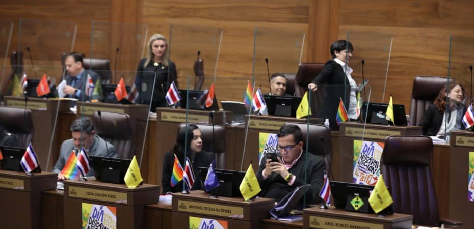 El primer día para presentar sugerencias para el proyecto de 4-3 días agregó 169 cambios más

 – Noticias cr
