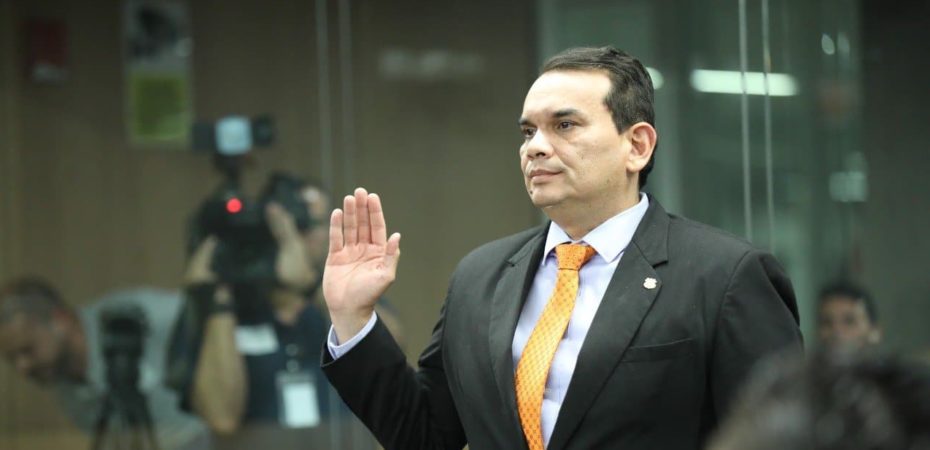 El director de OIJ explica la versión de Celso Gamboa Links

 – Noticias cr