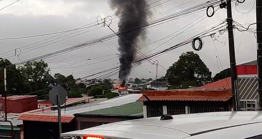 Los bomberos viven en Charral y varias casas en IPIS

 – Noticias cr