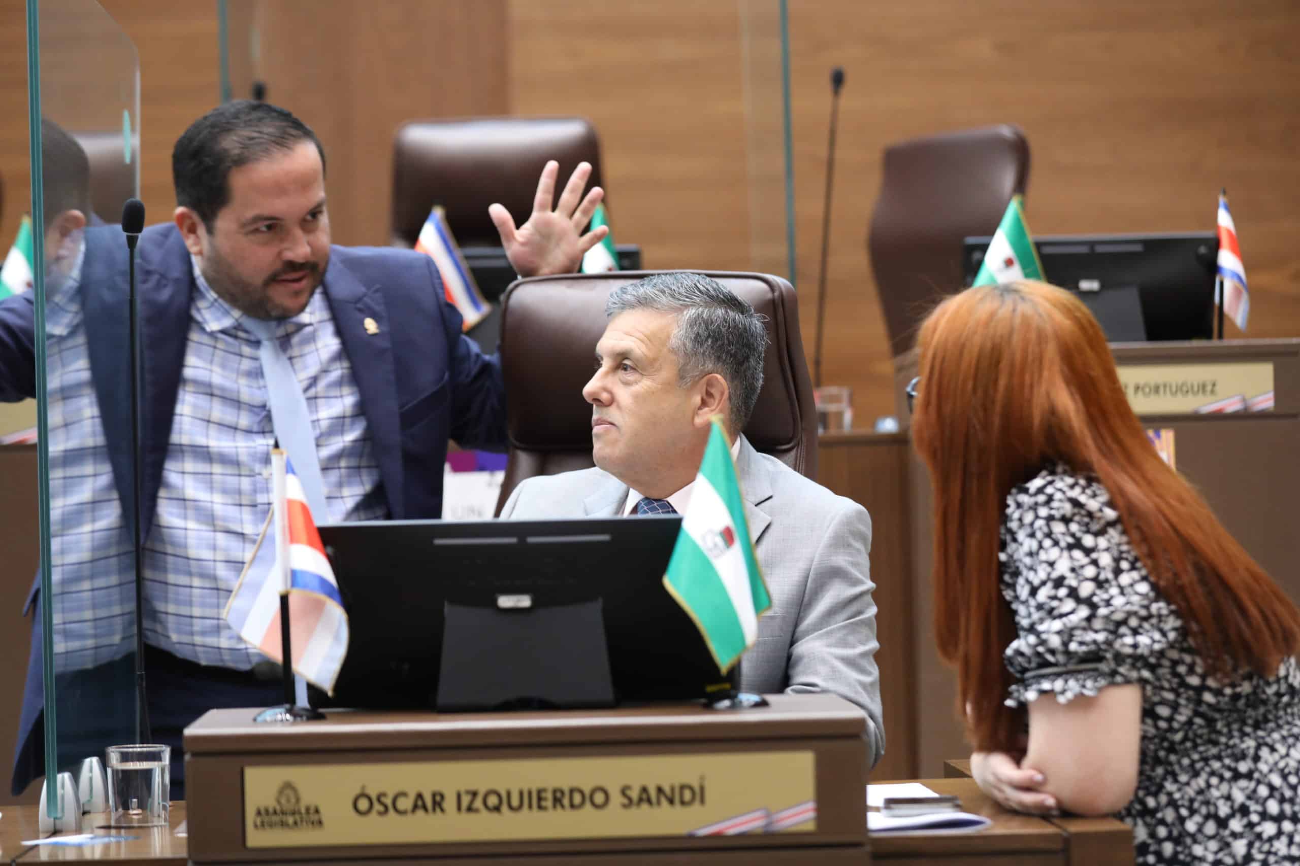 ¿Compromiso y consenso? Los suplentes esencialmente aprobarían dos propuestas para el proyecto de la conferencia 4-3

 – Noticias cr