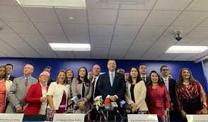 Ministros de Chaves que permanecen en el cargo

 – Noticias cr