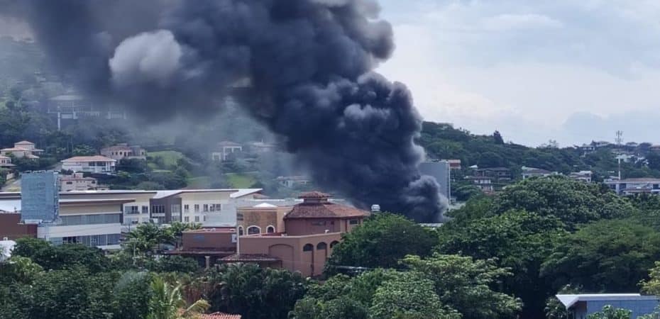 Video | Los bomberos asisten al fuego estructural de las principales relaciones en Escazú

 – Noticias cr