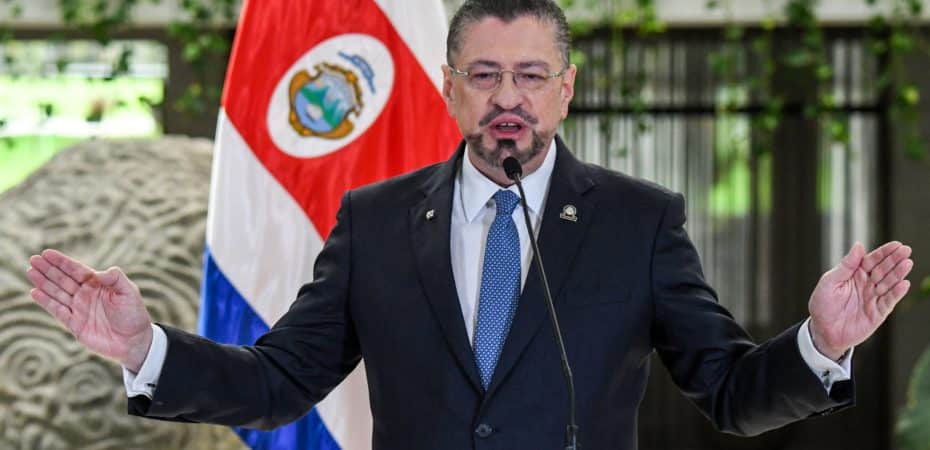 «Esto no terminará aquí, veamos qué hacemos», dijo Chaves a TSE sobre regulaciones publicitarias y publicidad de campañas

 – Noticias cr
