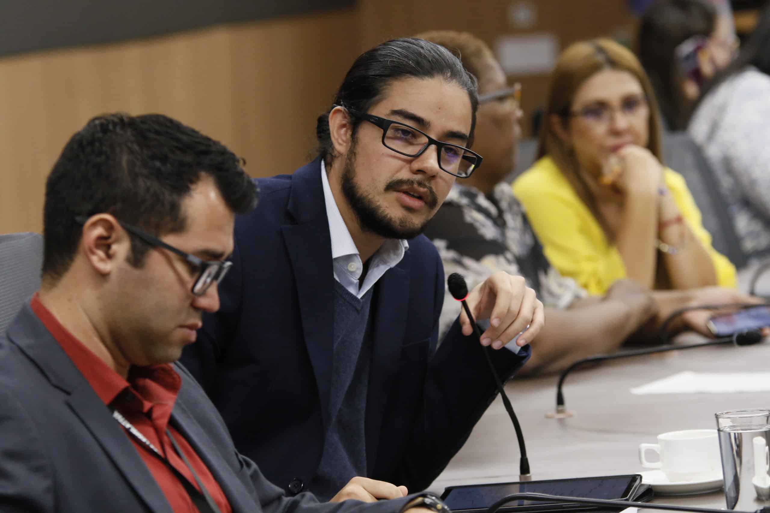 El proyecto propone congelar el salario del presidente de la república, los diputados y otra jerarquía

 – Noticias cr