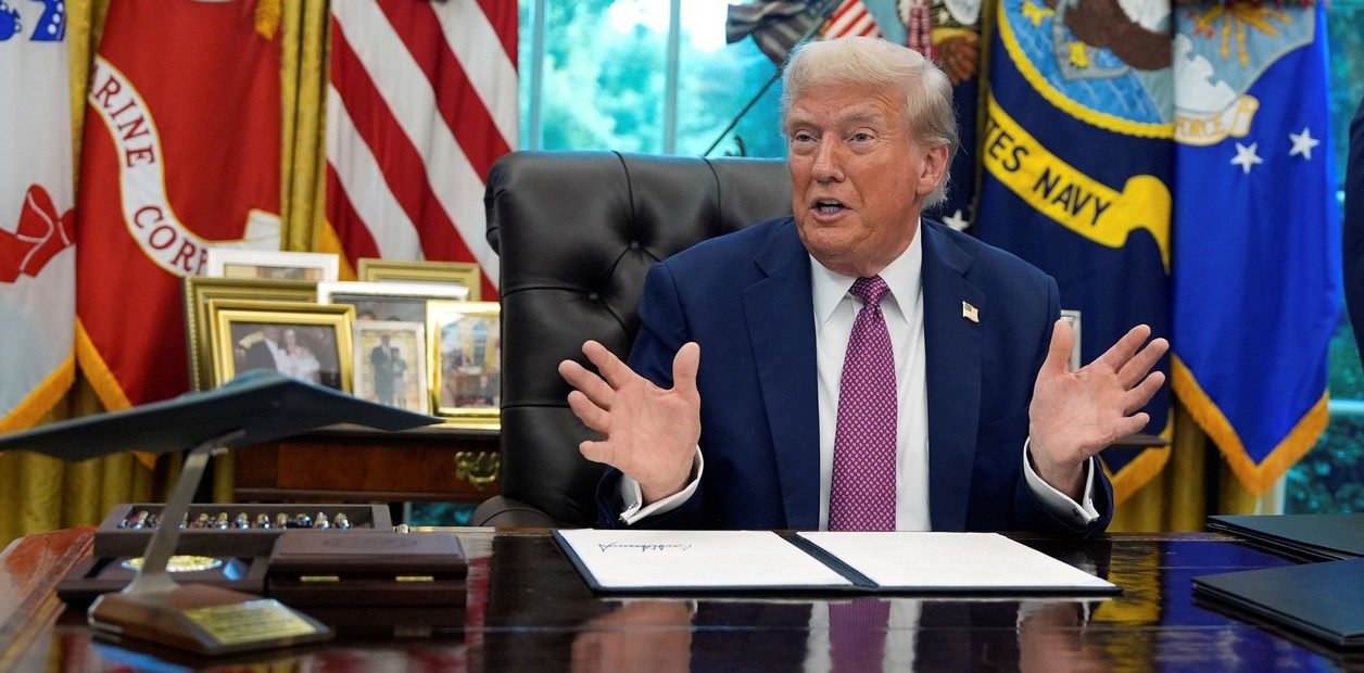 Trump advierte que los aviones venezolanos serán demolidos en el Caribe

 – Noticias cr