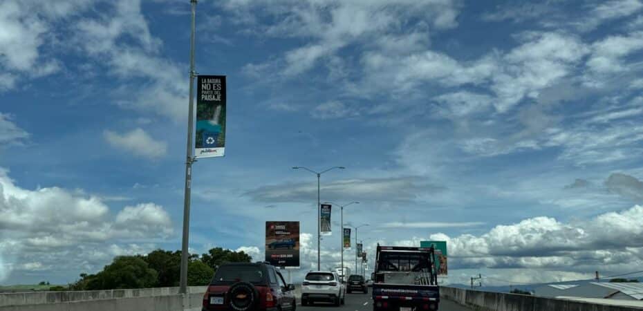 –  “Fue antes de que yo llegara”, dice dirigente del MOPT por acuerdo entre CNFL y Publiex para publicidad en la vía pública
 – Noticias cr