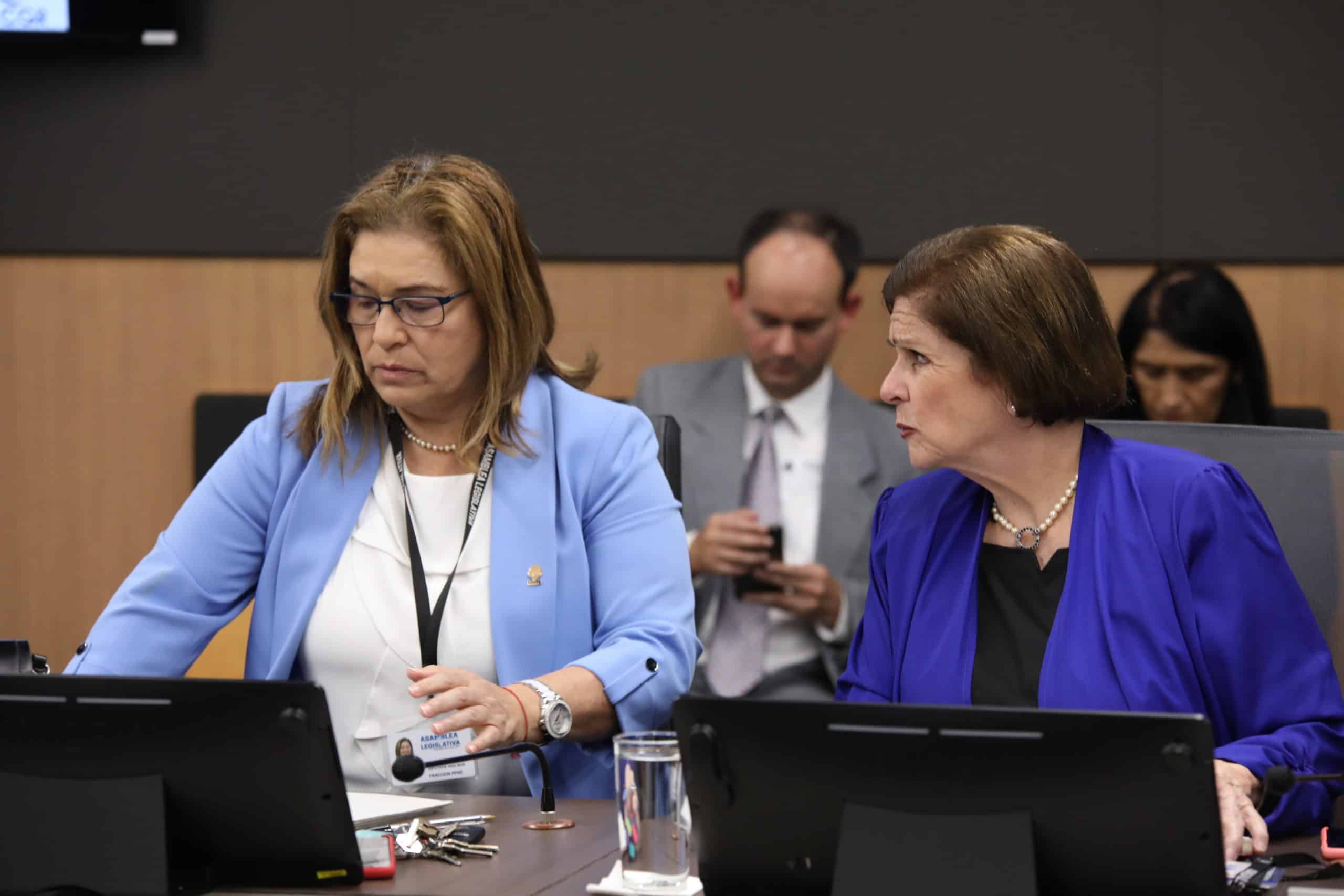Pilar Cisneros enseñó al conductor de la Asamblea Legislativa para el robo de robo: «Los daños van por 6 millones» »

 – Noticias cr