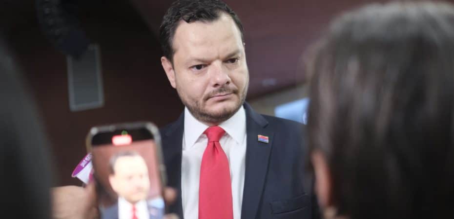 El candidato apuesta por los indecisos y el debate sería su fuerte

 – Noticias cr