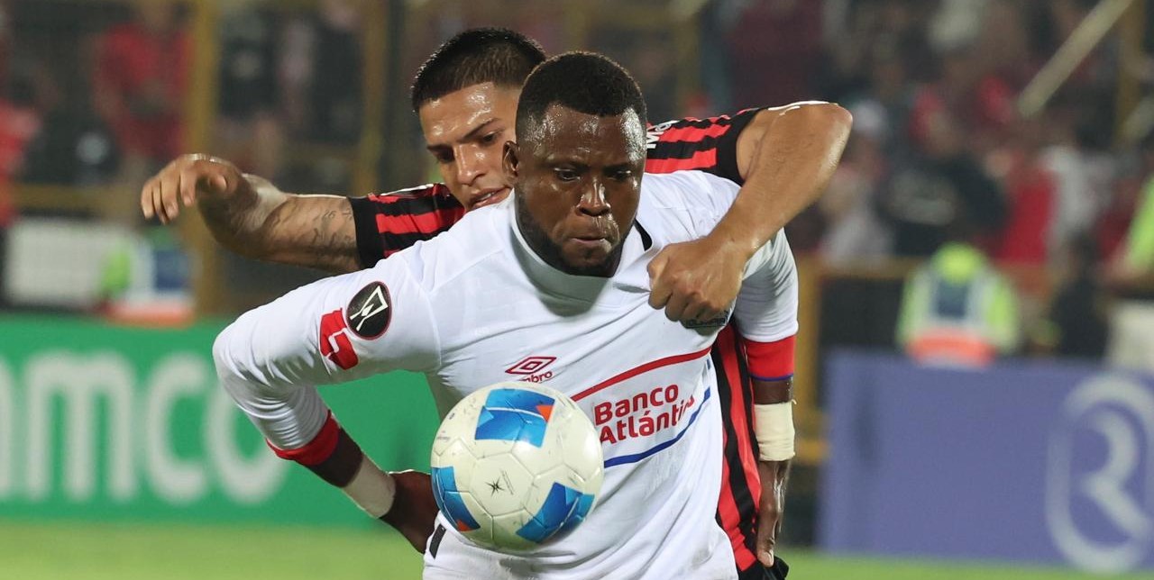 El técnico del Olimpia se marcha enojado

 – Noticias cr