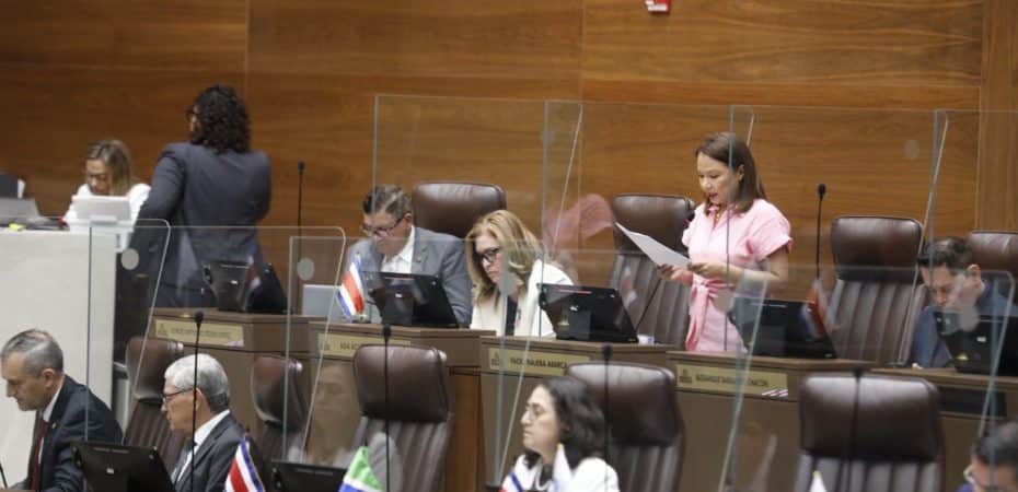 El Congreso aprobó solo dos leyes en septiembre, eligió al magistrado y rechazó a Eurobons

 – Noticias cr