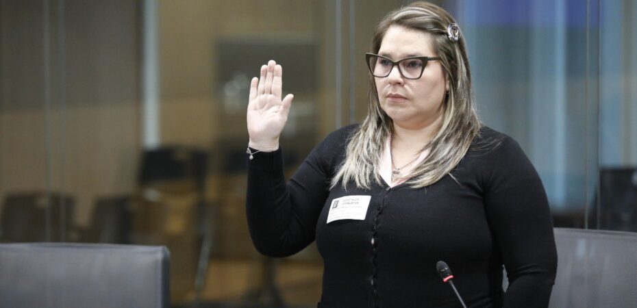 La abogada del Inamu niega ante los diputados que haya presentado una denuncia contra la presunta víctima del director del OIJ.

 – Noticias cr