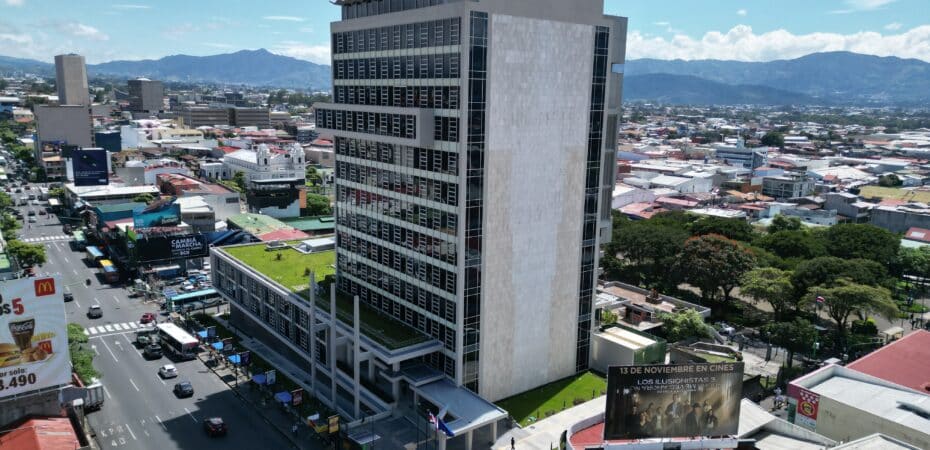 Polémico tribunal suspende órdenes de la Contraloría sobre el ERP-SAP y frena medidas contra la CCSS

 – Noticias cr