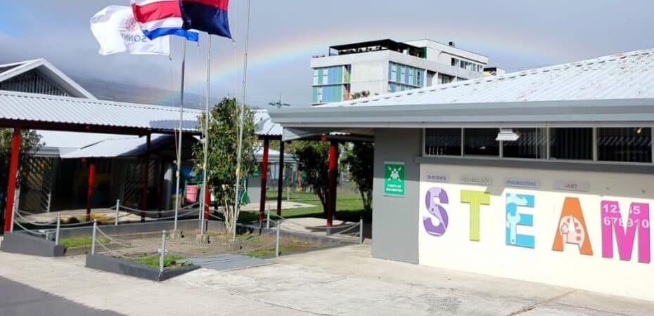 Presunta estafa deja a estudiantes casi sin baile de graduación

 – Noticias cr