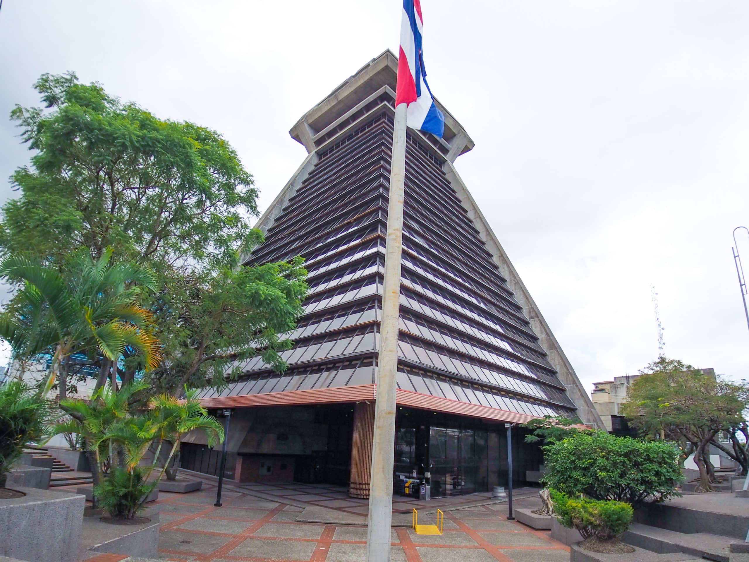 Contraloría contradice al Gobierno sobre el presupuesto para licencias de atención y deja claro que la gestión tardía es responsabilidad de la CCSS

 – Noticias cr