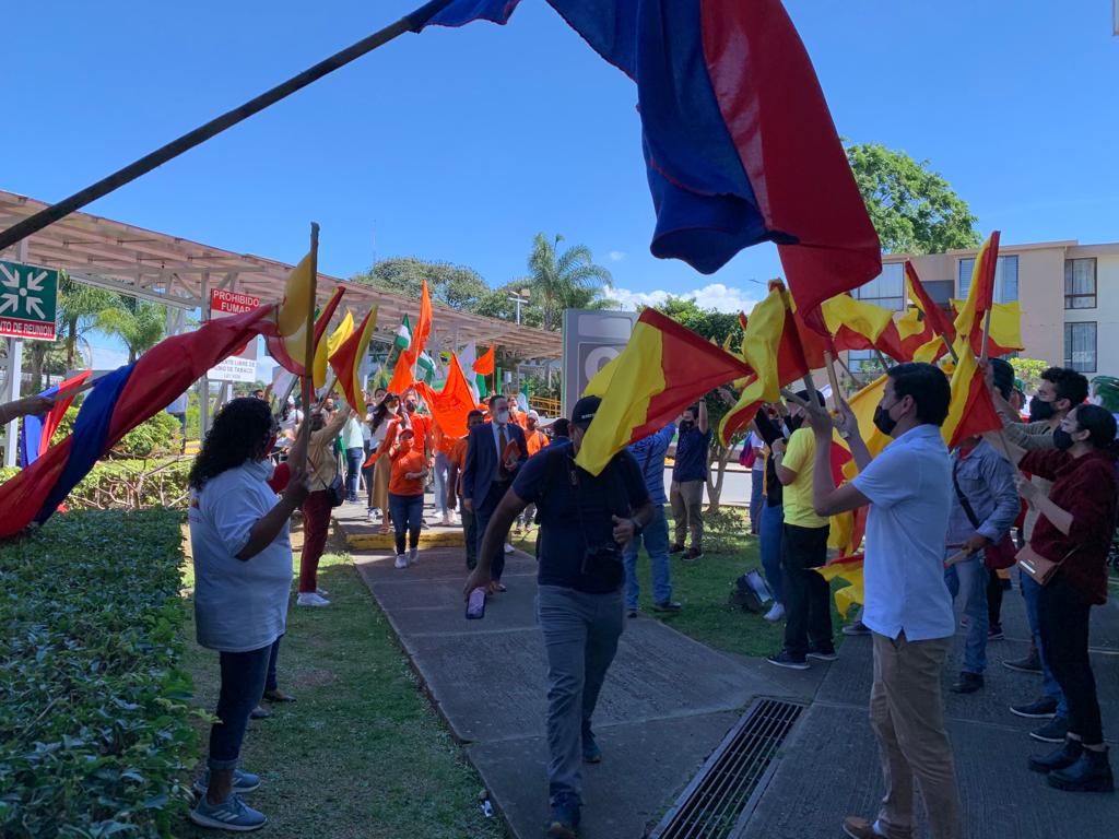 Los candidatos presidenciales no podrán transmitir anuncios políticos pagados entre el 16 de diciembre y el 1 de enero

 – Noticias cr