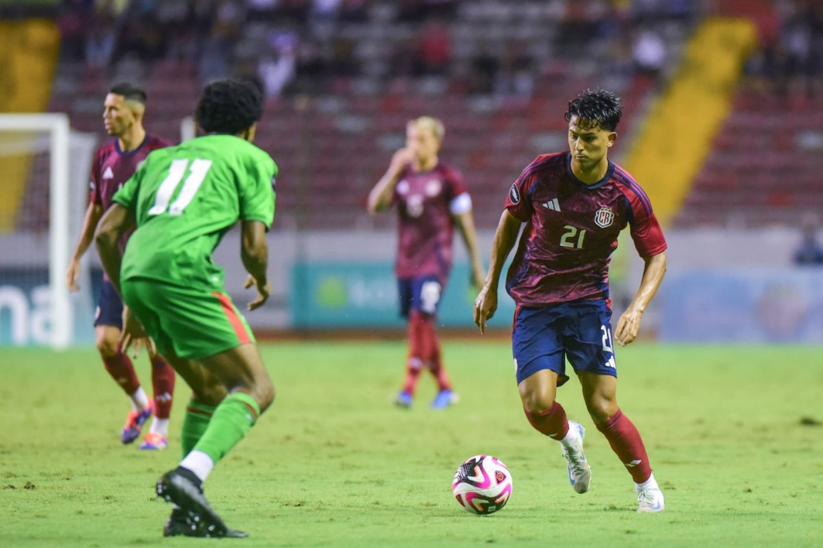 Álvaro Zamora vuelve en llamas

 – Noticias cr