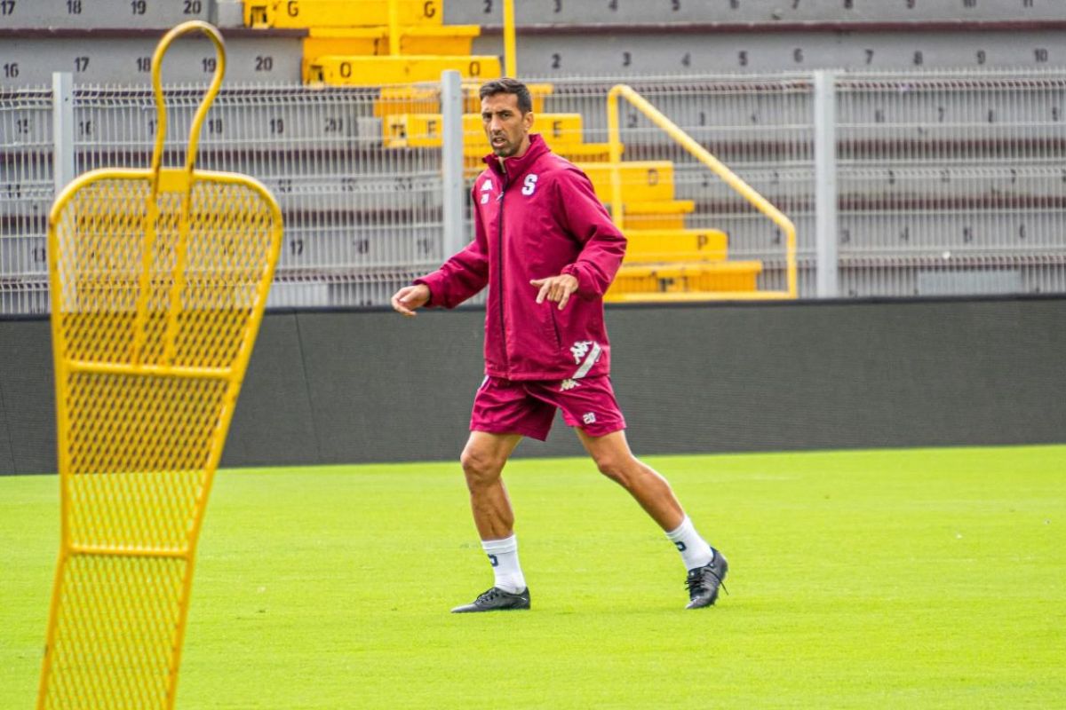 Vladimir colmó de elogios a Mariano Torres

 – Noticias cr