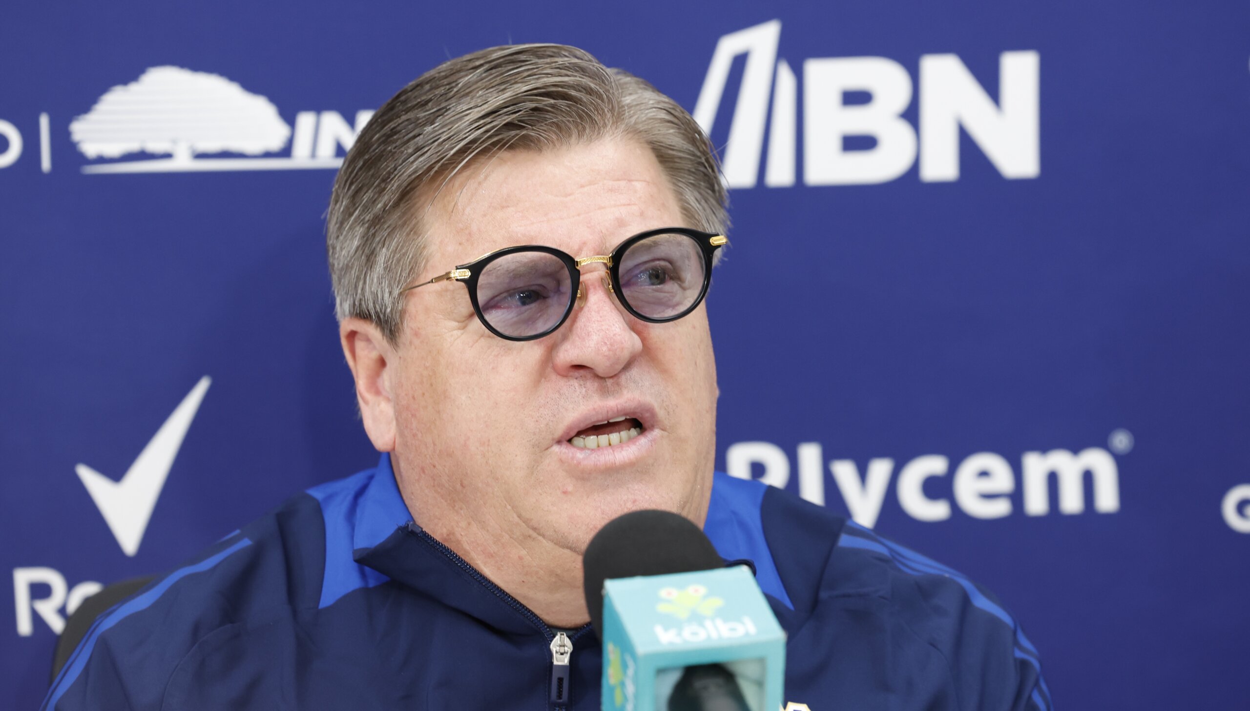 Hinchas costarricenses quieren fuera a «El Piojo» Herrera

 – Noticias cr