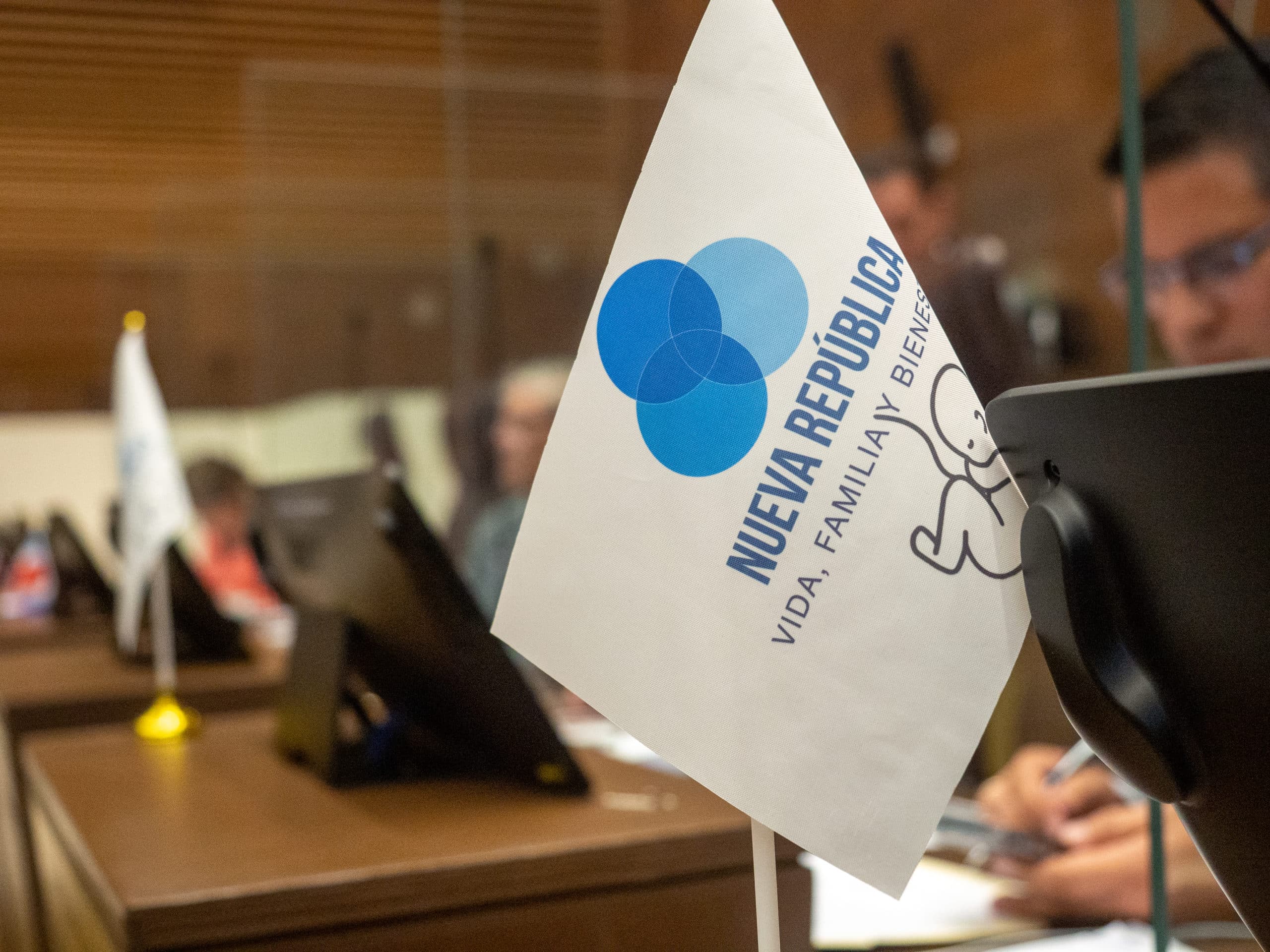 Nueva República propone proyecto para que el estado entregue frecuencias a medios católicos y evangélicos

 – Noticias cr