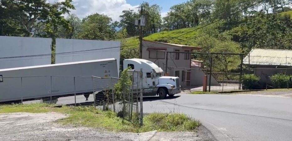 –  Alcalde de Turrialba propone peaje temporal de ¢300 por cierres de Ruta 32

 – Noticias cr