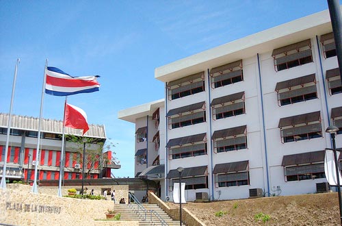 La UNA evacua toda su sede y campus tras recibir amenazas de ataque armado

 – Noticias cr