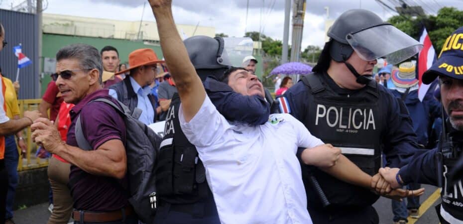 El arresto de un bóer aumenta la tensión durante la marcha

 – Noticias cr