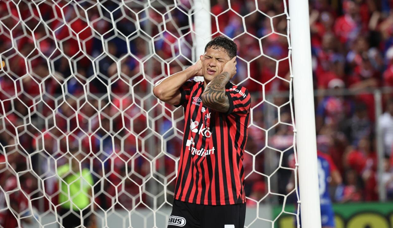 El León fue víctima de sus propios errores

 – Noticias cr