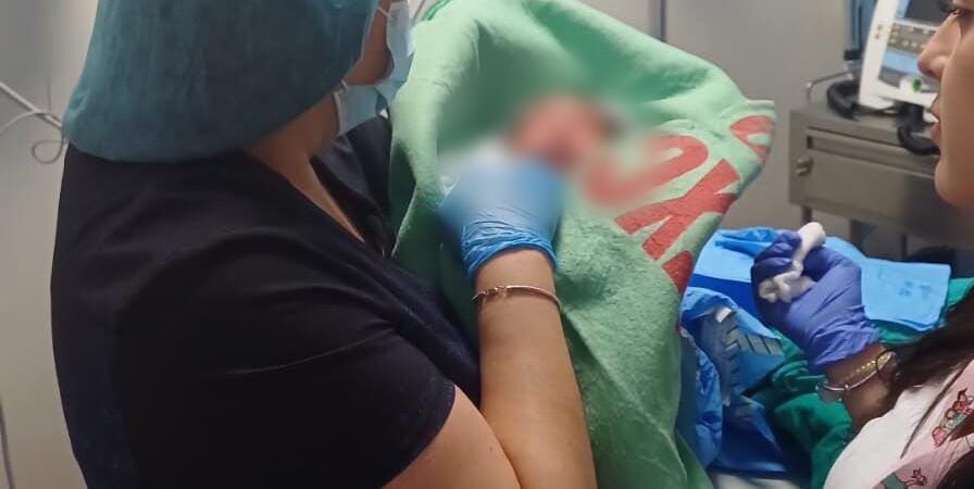 Bebé rescatado de un basurero salió del hospital: lo trasladan a una familia del Programa de Acogida

 – Noticias cr