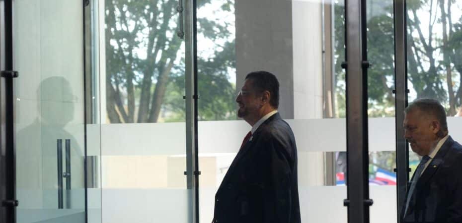 Un congresista estadounidense cuestiona el levantamiento de la inmunidad a Chávez

 – Noticias cr