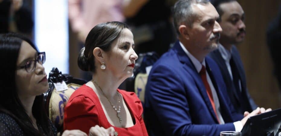 La comisión que analiza la inmunidad de Chaves tendrá sólo una reunión más para definir una recomendación

 – Noticias cr