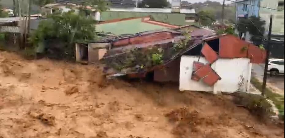 Vídeo | Fuertes lluvias causan emergencias en Pérez Zeledón este domingo

 – Noticias cr