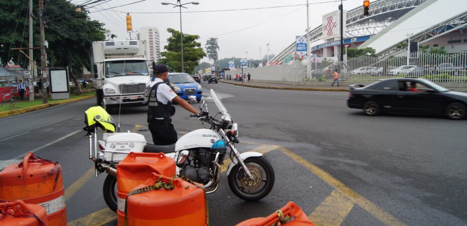 Tránsito impondrá multas por estacionamiento indebido en La Sabana

 – Noticias cr