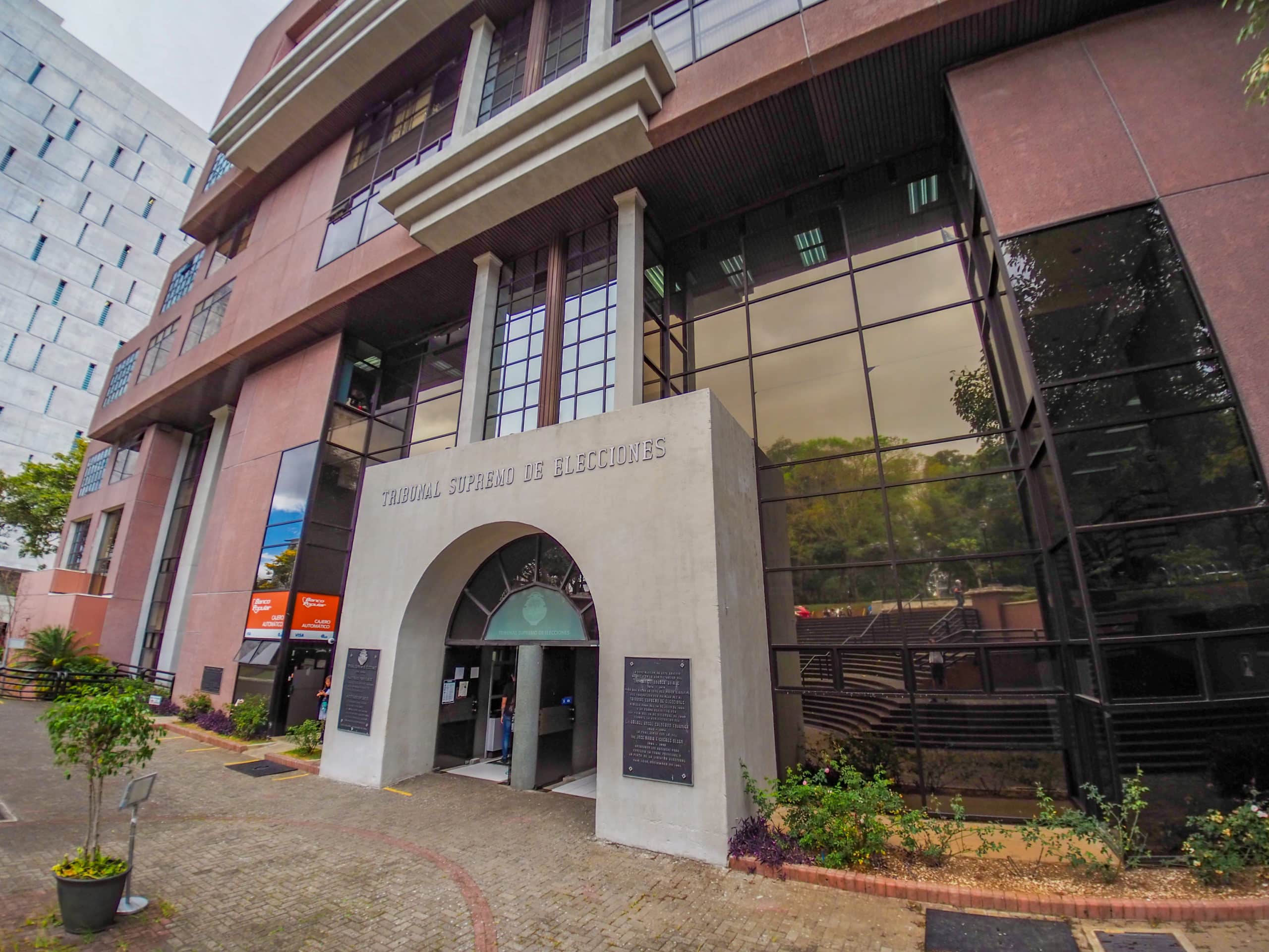 ¿Qué pueden hacer y qué no pueden hacer los candidatos durante las vacaciones de Navidad? Esto dice el TSE

 – Noticias cr