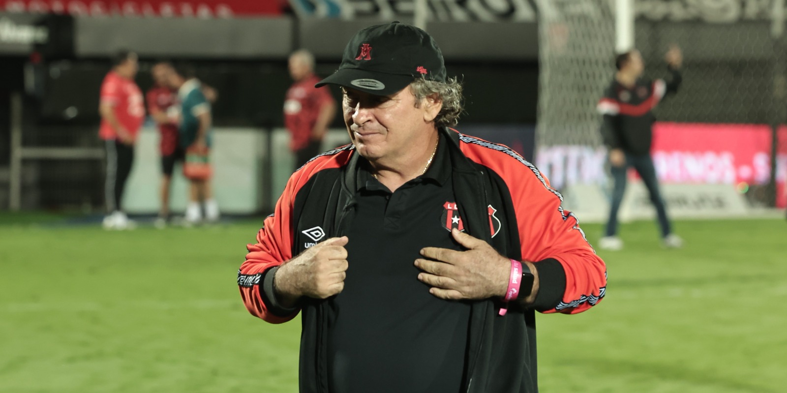 ¿Refuerzos en la liga? El gerente lo explica todo.

 – Noticias cr