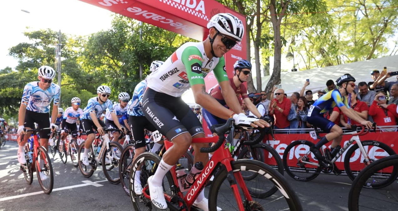 Fred Matute ganó el primer premio por porterías voladoras

 – Noticias cr