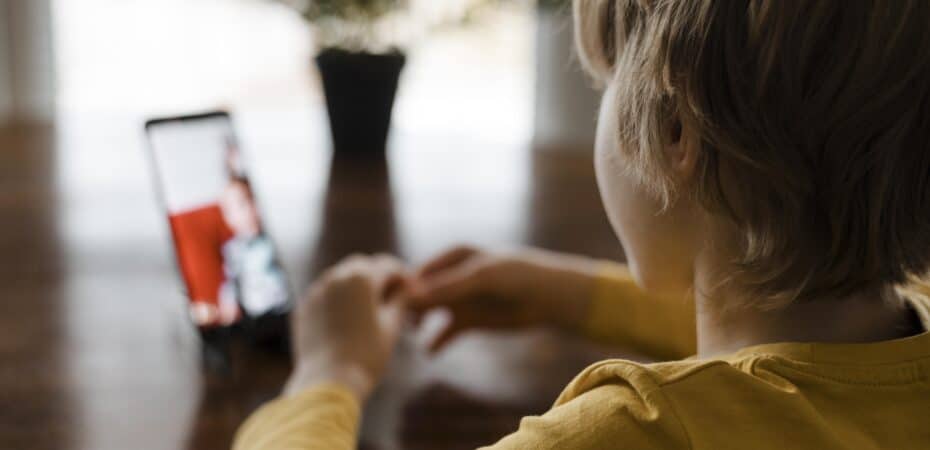 Un diputado presenta un proyecto de ley para establecer reglas para el acceso de menores a redes sociales y otros sistemas

 – Noticias cr