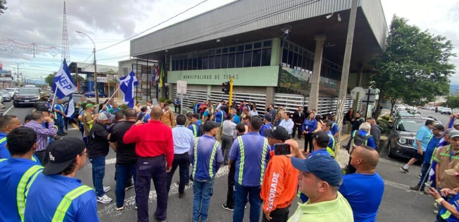 Huelga intermitente en el municipio de Tibás cumple dos días: trabajadores exigen aumento salarial

 – Noticias cr