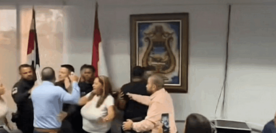 Suspensión del presidente del concejo municipal de San Ramón provoca caos en sesión

 – Noticias cr