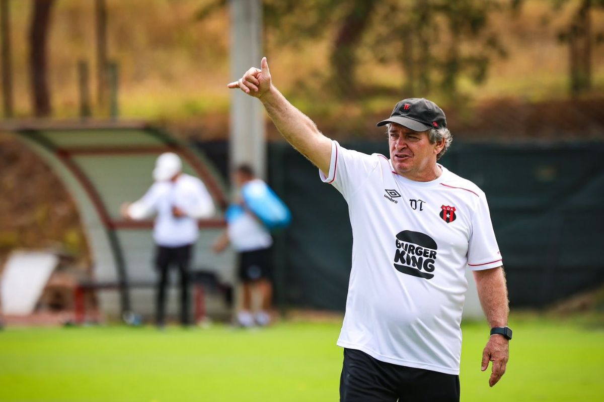 ¿Cuándo volverá Óscar Ramírez a los entrenamientos?

 – Noticias cr