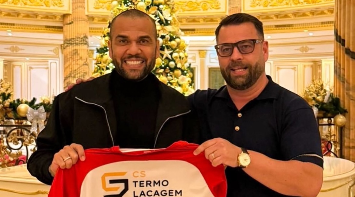 Dani Alves vuelve al fútbol desde la oficina

 – Noticias cr