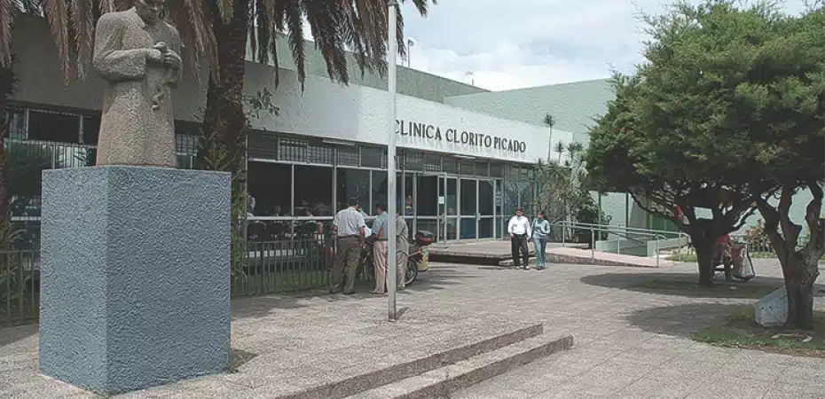 Incendio en almacén de clínica Tibás

 – Noticias cr