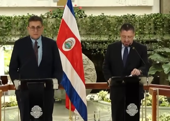 El Presidente informa el fallecimiento del Director de Asesoría Jurídica de Casa Presidencial, Eduardo Mora

 – Noticias cr