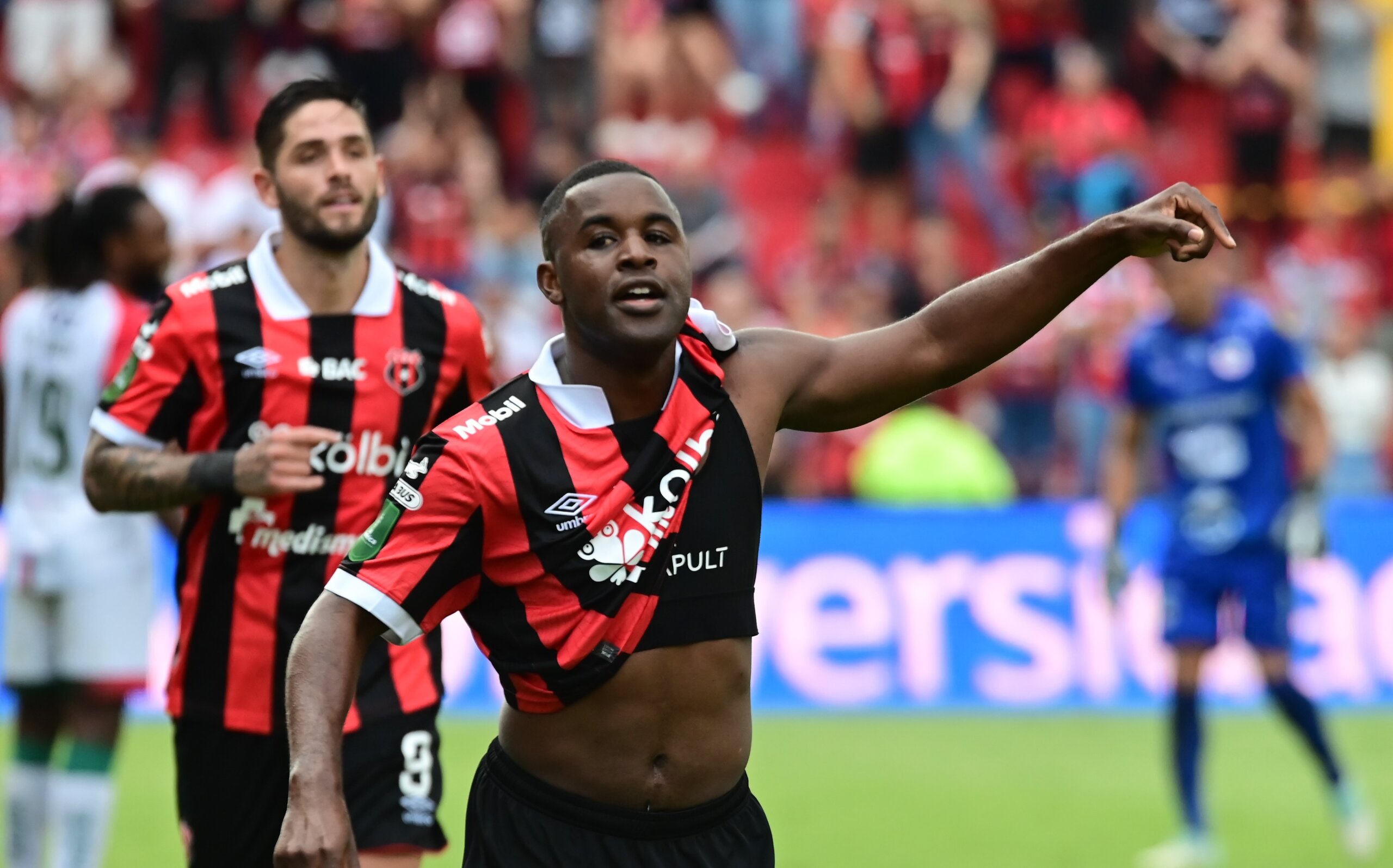 Campbell reabre herida: «La decisión fue fácil»

 – Noticias cr