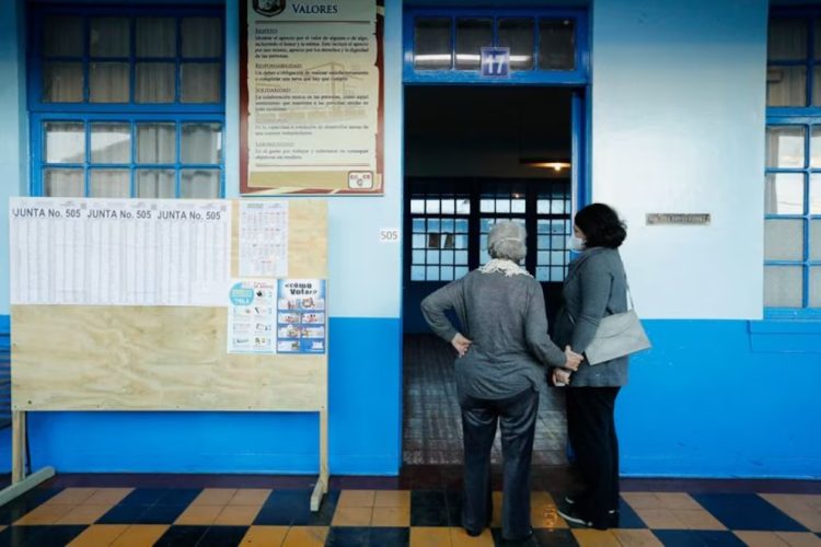 El 40% de los ticos decidirán el futuro del país en sólo 30 días

 – Noticias cr